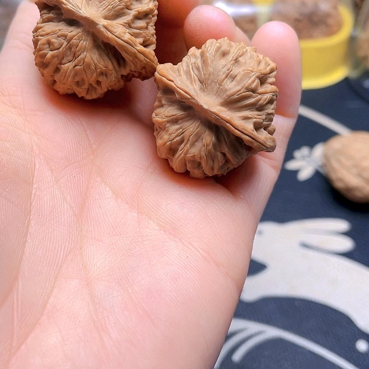 文玩核桃吊坠楼子一对