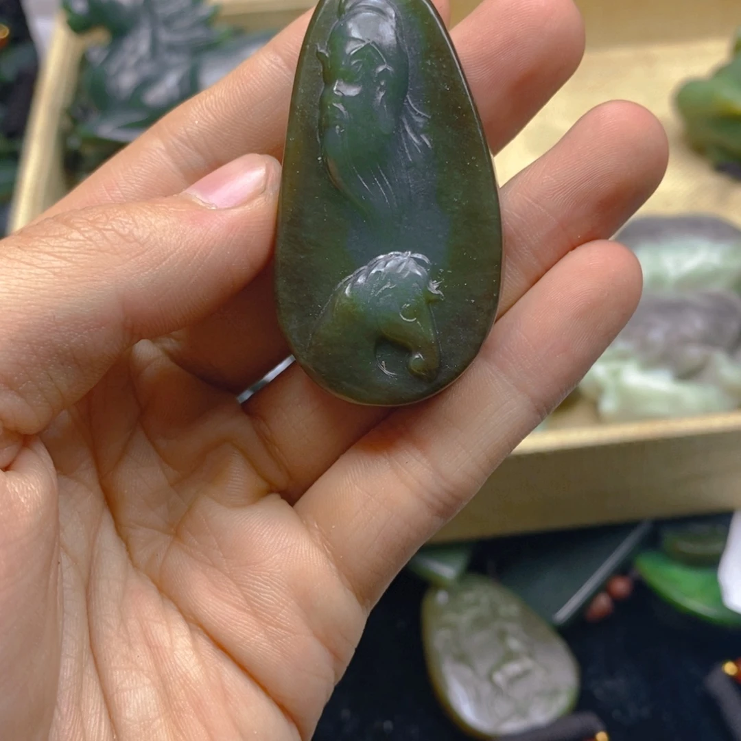 和田玉未镶嵌颈饰