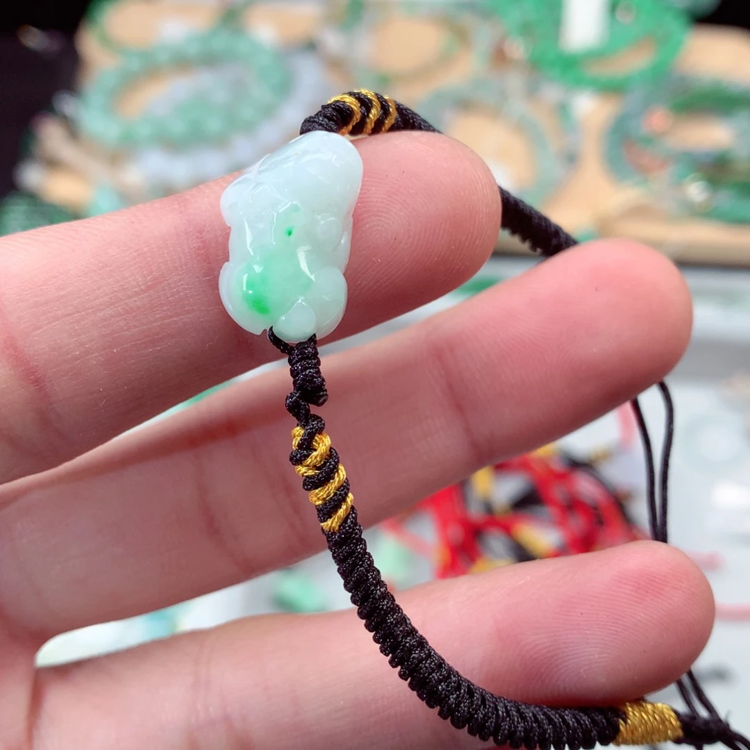 翡翠颈饰未镶嵌翡翠吊坠