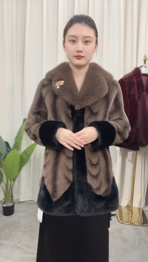 （海宁）中长款精选时尚气质女士新款冬季女士宽松北极貂大衣6630
