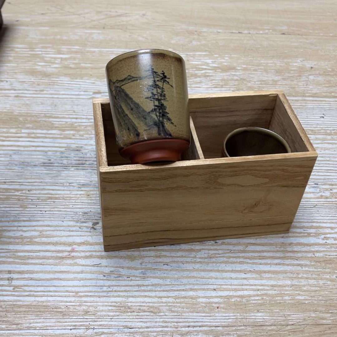 瓷片?****?密密麻麻地排列着