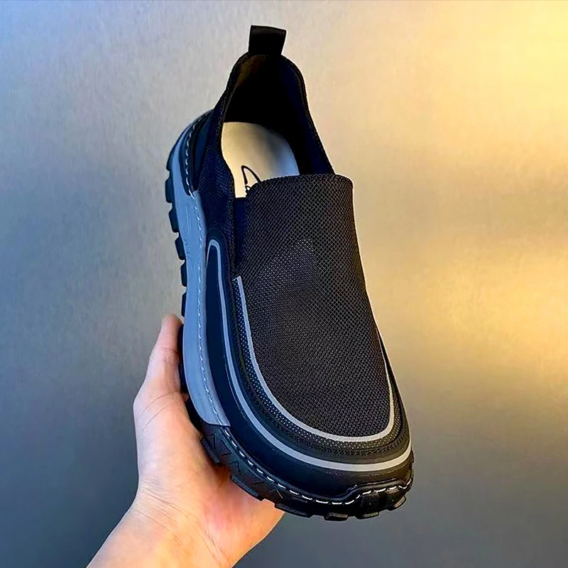 采购产品老北京布鞋，夏季透气懒滑驾驶休闲帆布鞋，除臭防滑施工