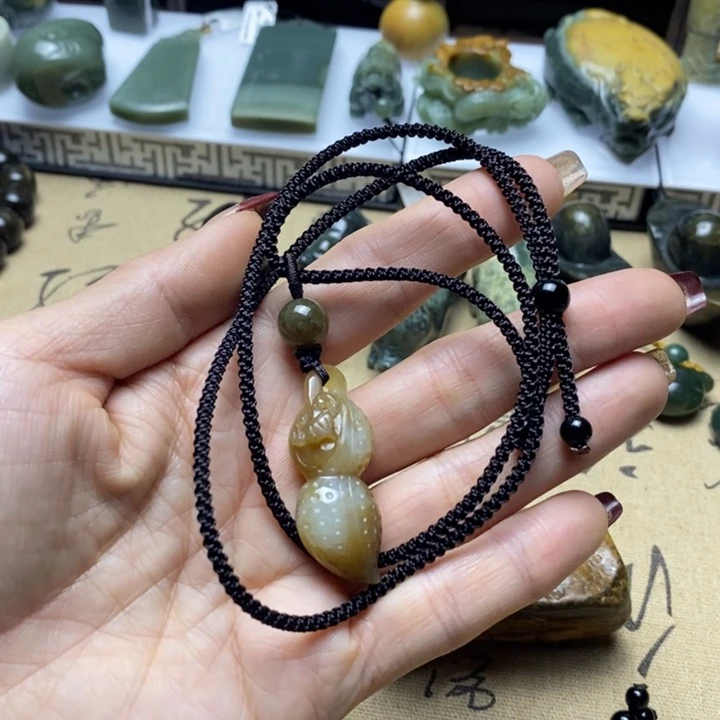 透闪石质玉手把未镶嵌