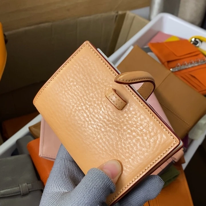 头层牛皮瑕疵A8活页本