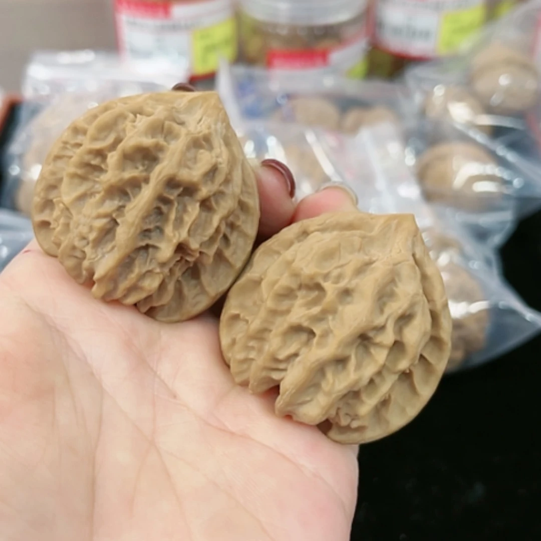 【闪购商品】文玩核桃把件曹大龙