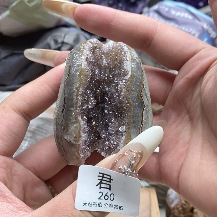 紫晶未镶嵌大型摆件（非配饰）