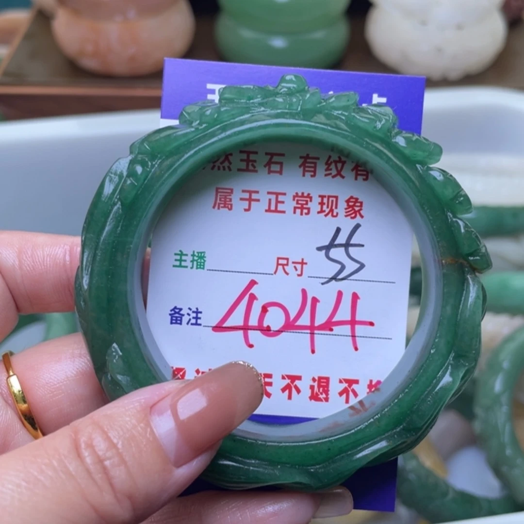 【闪购商品】未镶嵌手镯(圆镯)石英质玉