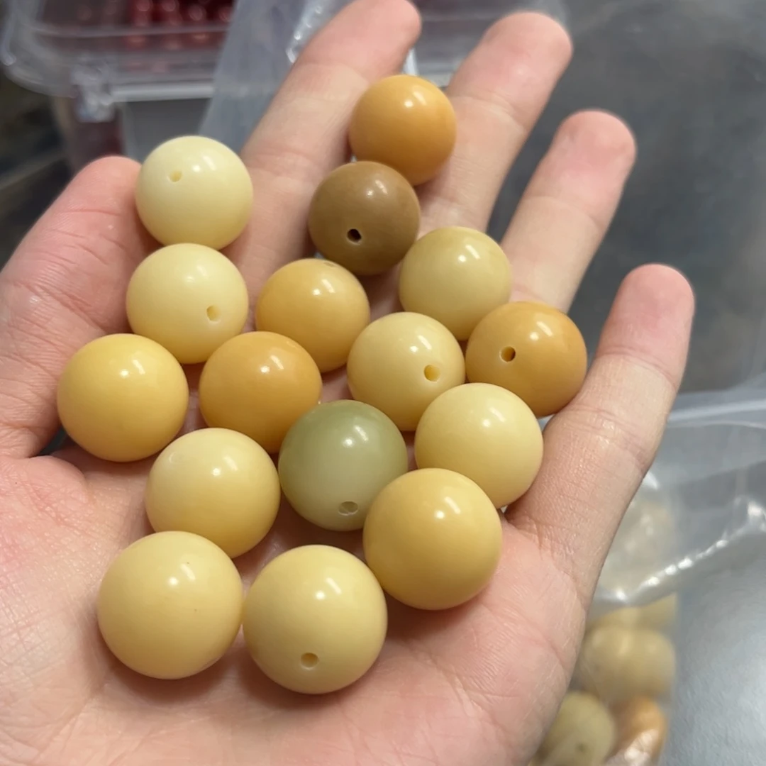 【闪购商品】白玉菩提吊坠z19/10+4颗微瑕