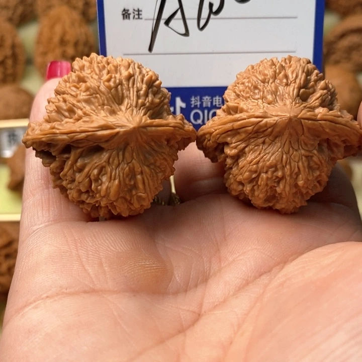 桃核吊坠只****泉满天星狮子头