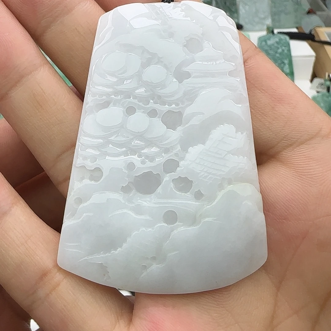 昌***士颈饰未镶嵌翡翠翡翠