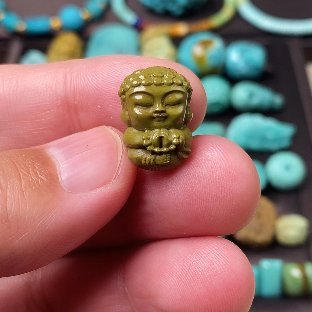 绿松石未镶嵌颈饰