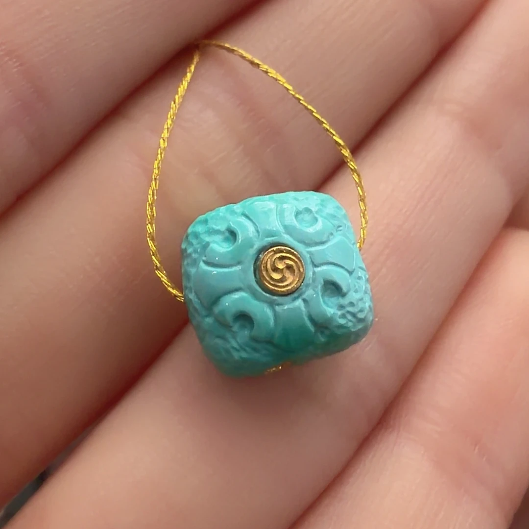 绿松石未镶嵌颈饰