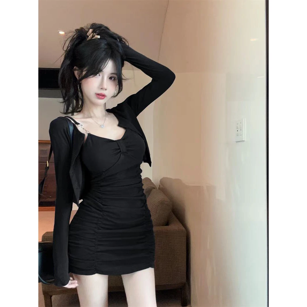 辣妹风时尚套装露锁骨打底修身褶皱吊带连衣裙长袖开衫上衣两件套