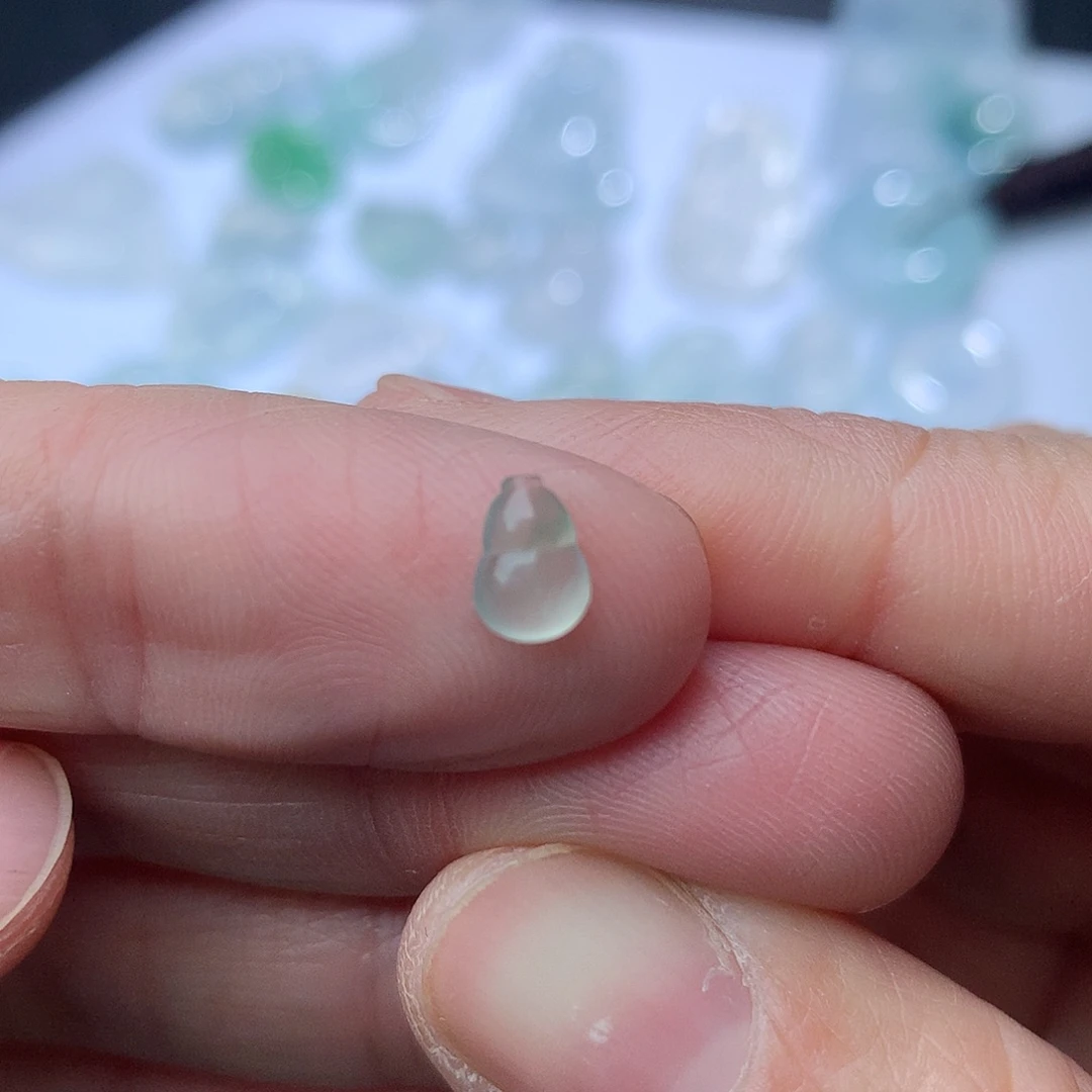 翡翠颈饰未镶嵌翡翠翡翠