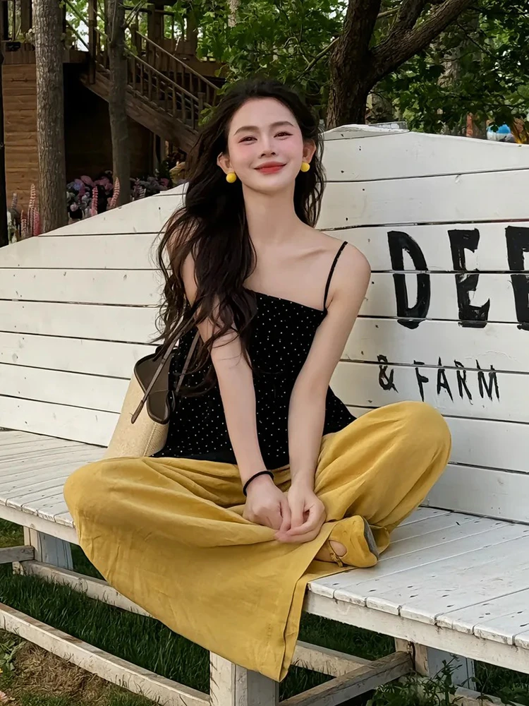 夏日绝美穿搭小个子高级感黑色显瘦波点吊带黄色阔腿裤两件套2025
