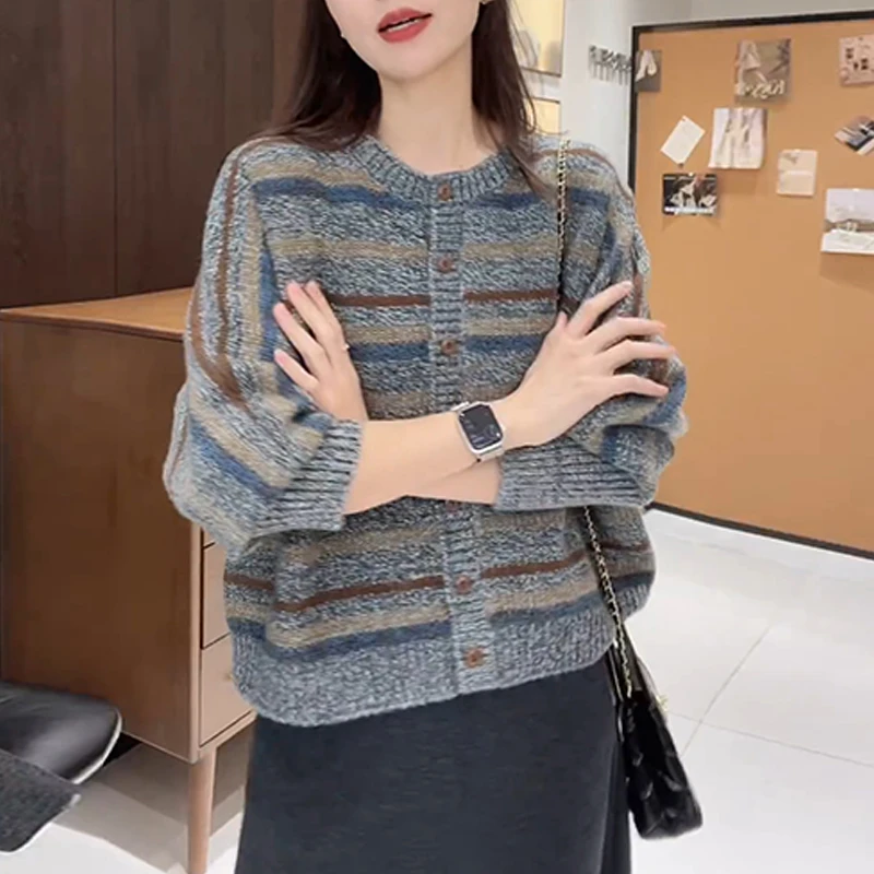 韩系圆领拼色设计感针织开衫女2025秋季新款时尚百搭潮流显瘦衣服