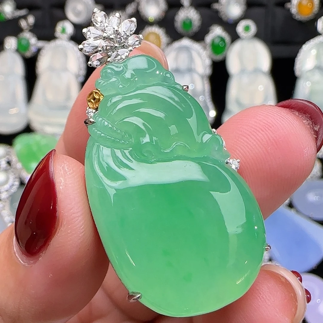 翡翠18K金镶嵌颈饰天然翡翠