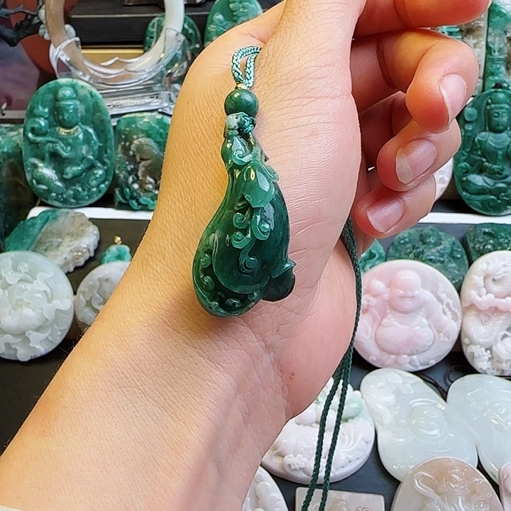 未镶嵌独山玉颈饰