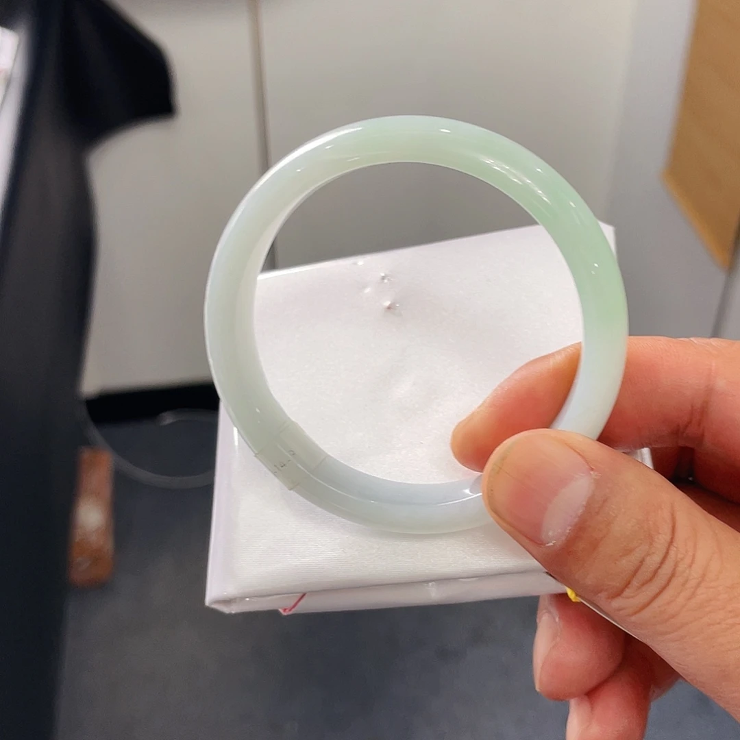 岚***役翡翠未镶嵌手镯翡翠