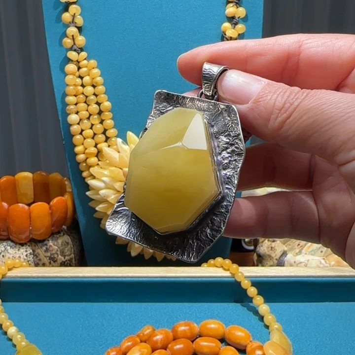 琥珀未镶嵌颈饰波兰设计款琥珀蜜蜡