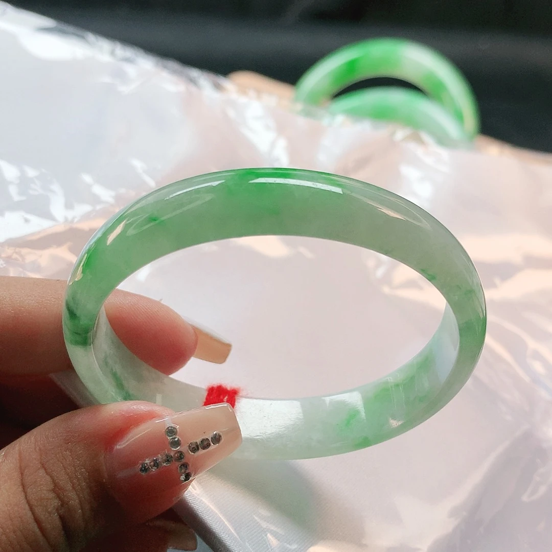 未镶嵌手镯翡翠心****?0111