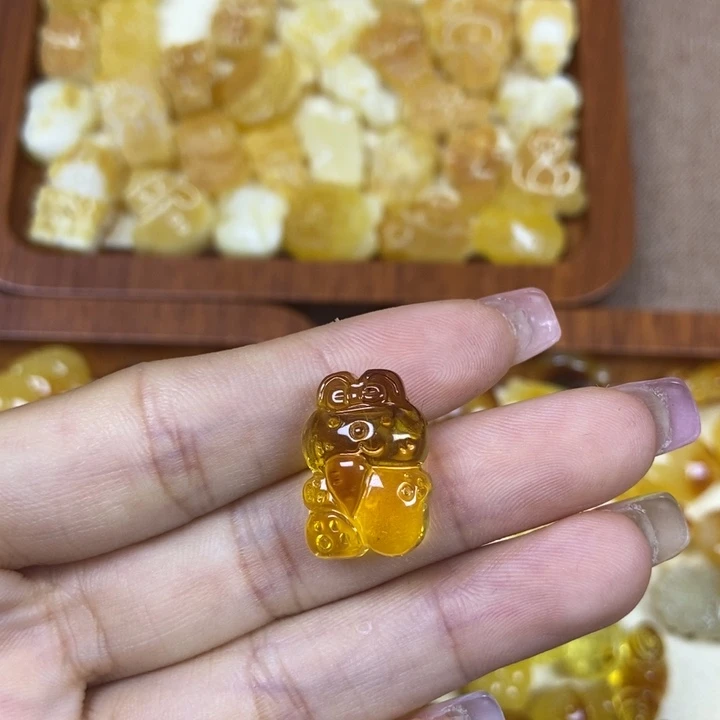 橄榄核吊坠兔子133