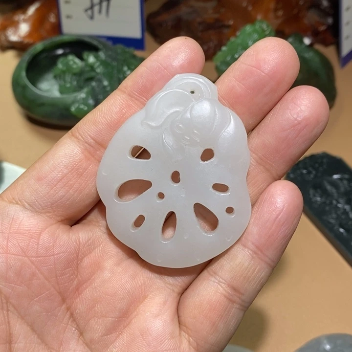 和田玉挂件未镶嵌在****s