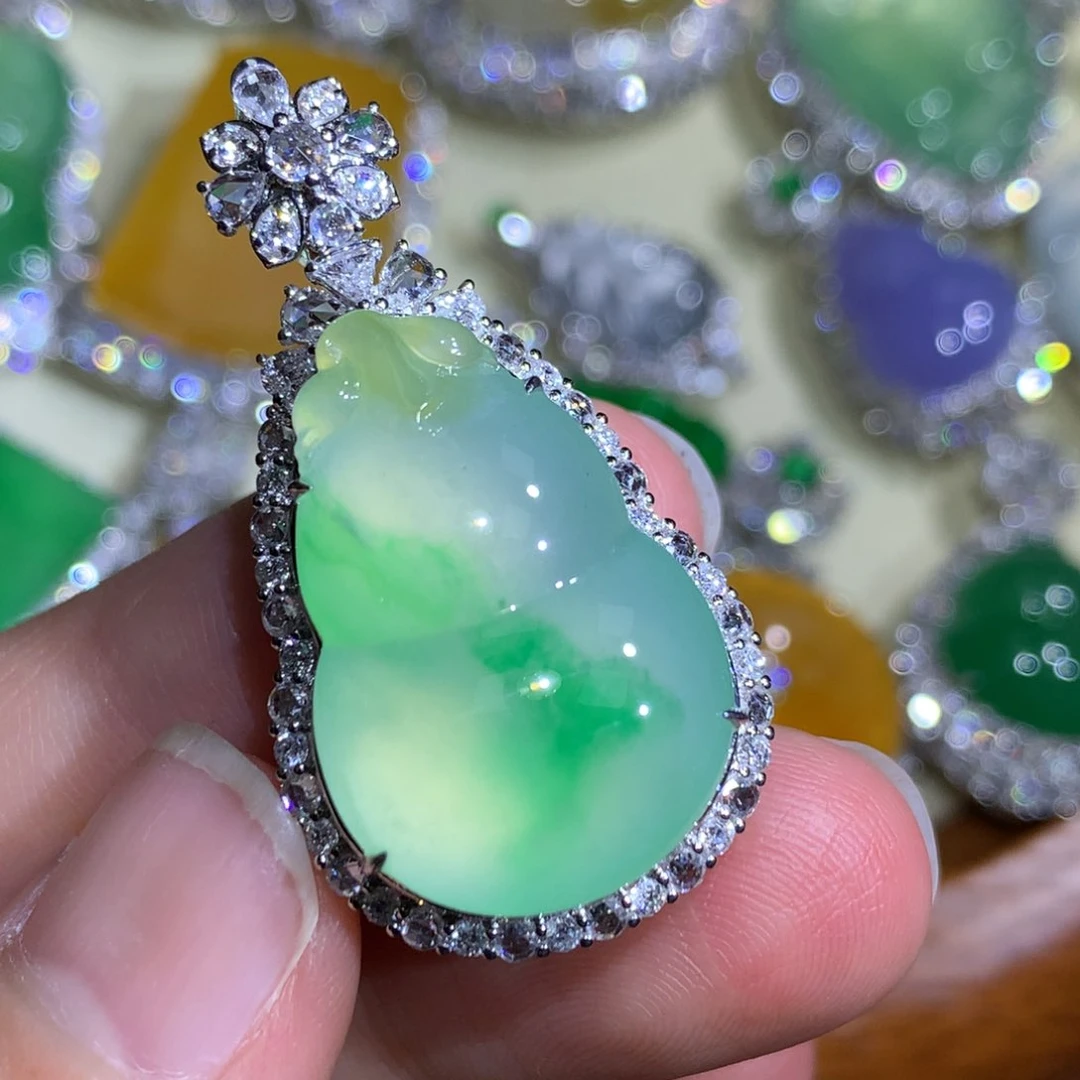 翡翠颈饰18K金镶嵌葫芦