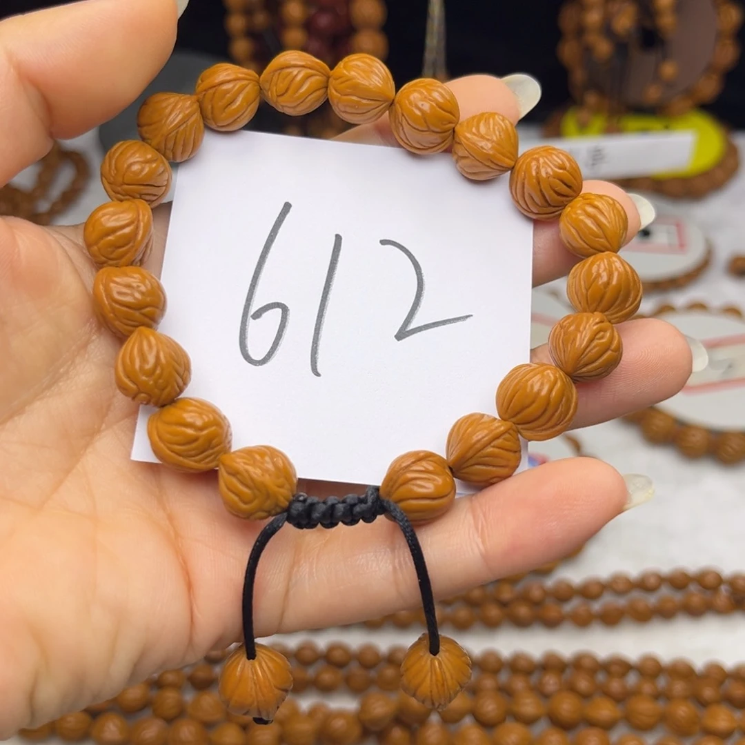 吊坠桃核桃核布丁肚卡11左右