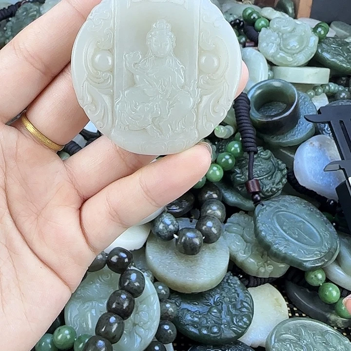 和田玉未镶嵌颈饰