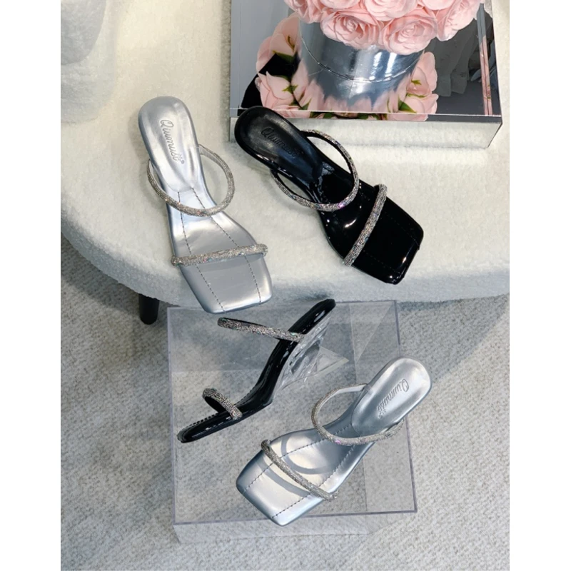 踩屎感!2025新款凉鞋绝美拖鞋女外穿时尚坡跟水钻仙女风一字凉鞋