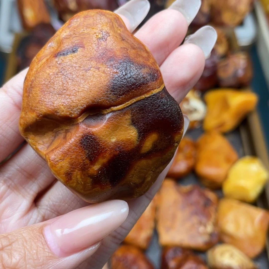 琥珀未镶嵌珠宝奇石