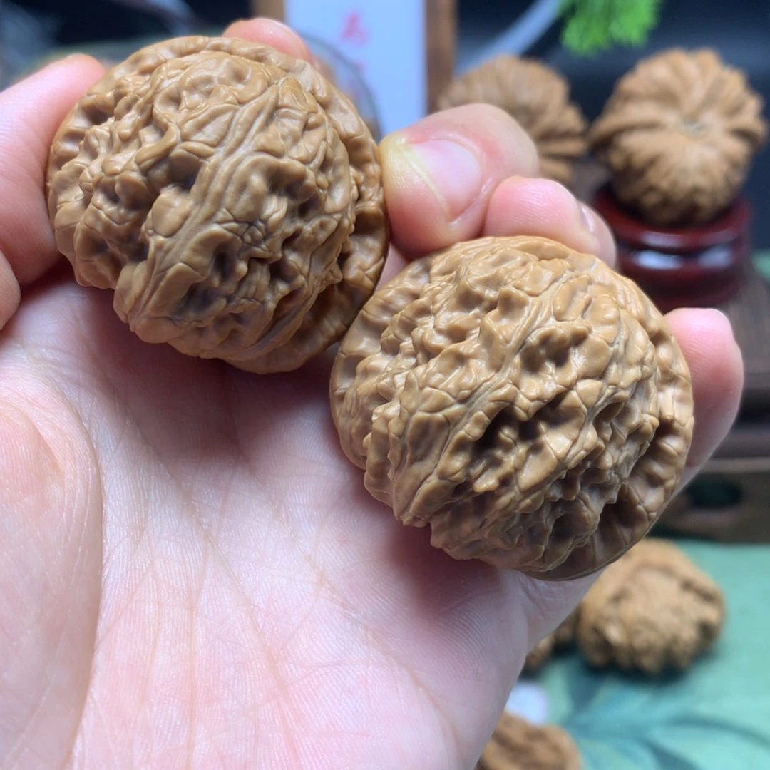 文玩核桃吊坠40白狮子