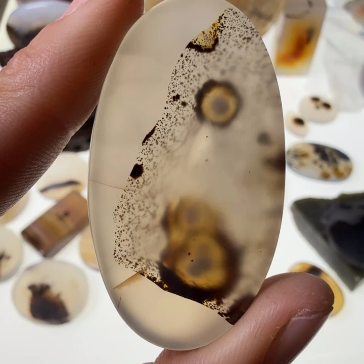 玛瑙/玉髓未镶嵌珠宝半成品