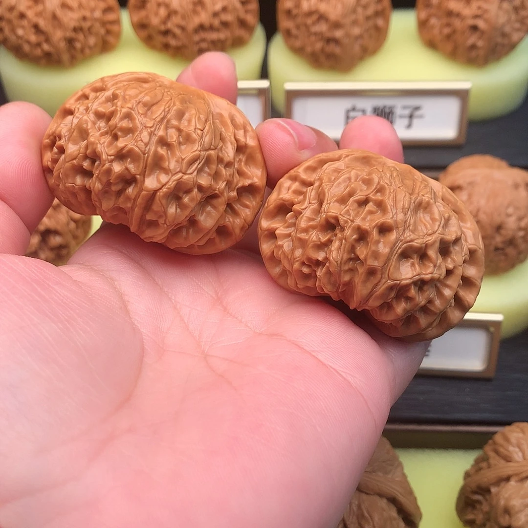 我***肉文玩核桃吊坠520号宫灯46