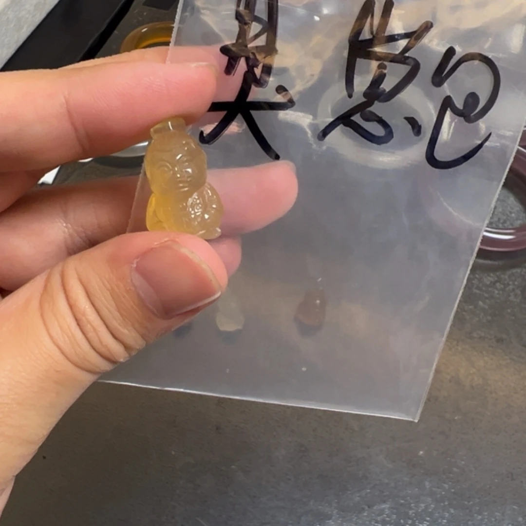 臭***包未镶嵌玛瑙/玉髓珠宝半成品