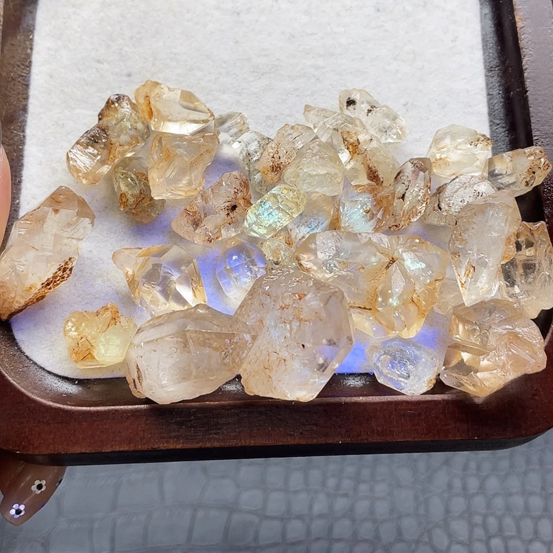 未镶嵌水晶珠宝半成品49红泥骸骨带油胆