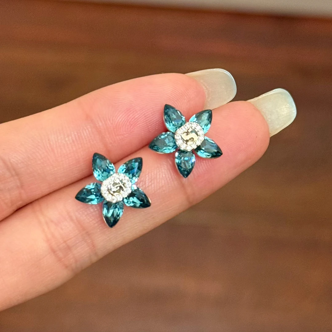 铜合金合成锆石耳饰 E0160 【星霜之瓣】透亮高级蓝色五瓣花耳钉