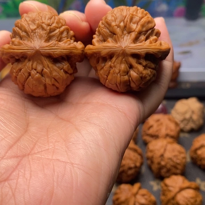 小***灰把件文玩核桃甲骨纹