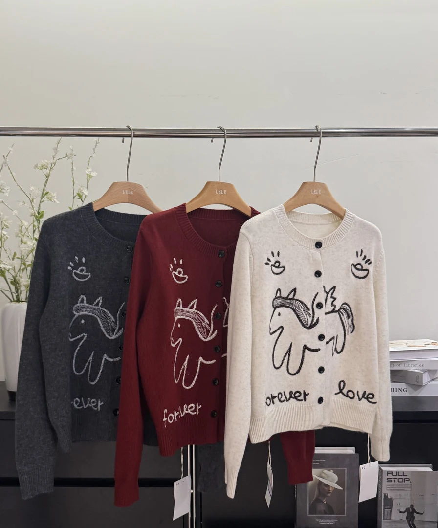年款刺绣马图案针织开衫9096