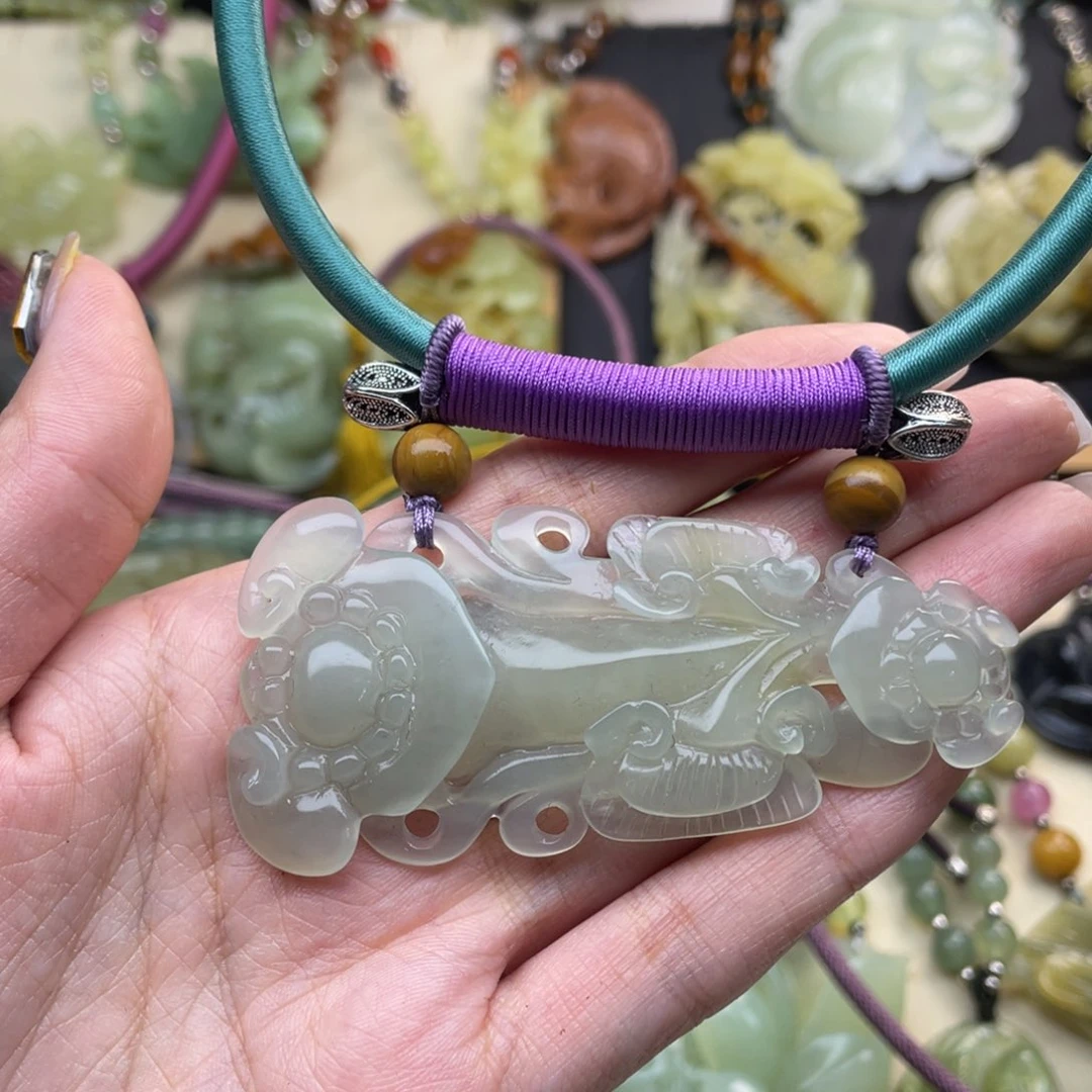 蛇纹石玉颈饰未镶嵌柴*