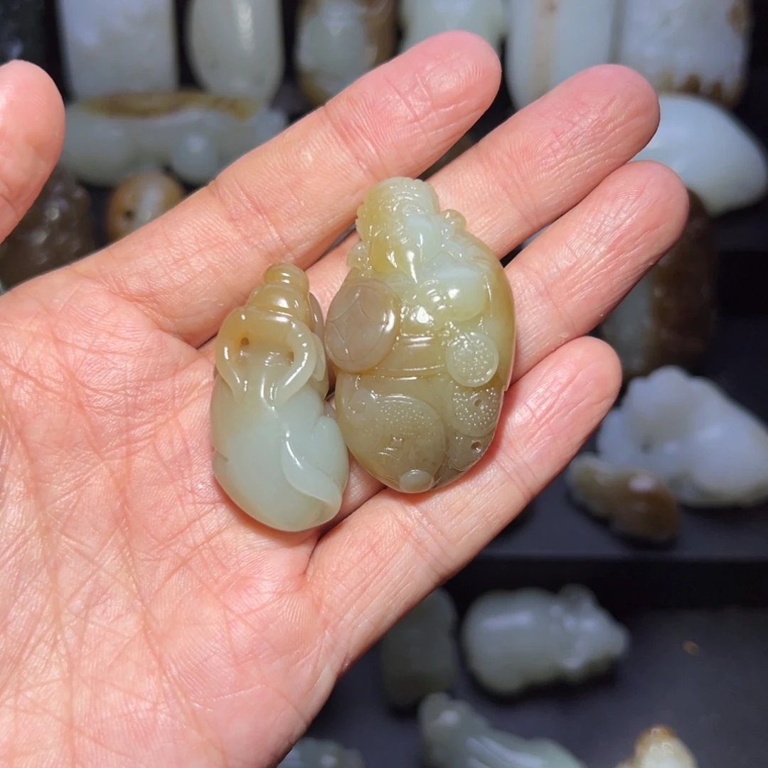 X****和田玉（糖玉）未镶嵌颈饰