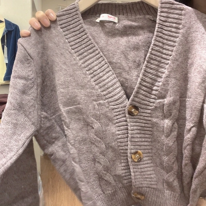 大瑶瑶同款卡其色复古针织