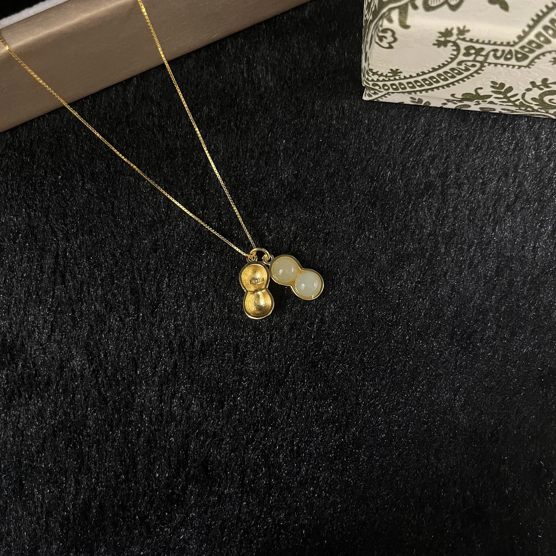 天然和田玉花生吊坠约12*7*6mm镶嵌S925银扣精致百搭 气质不含链