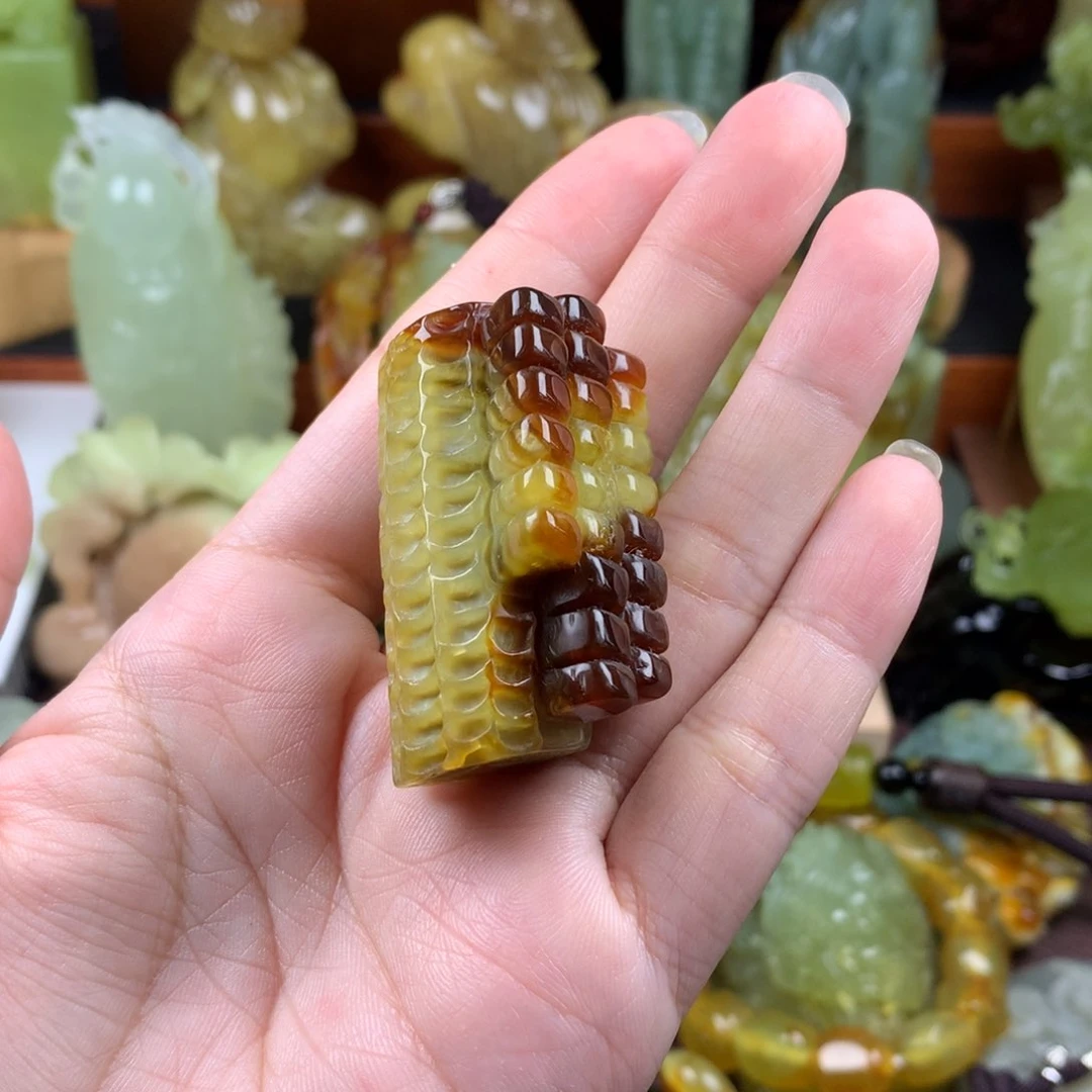 岫玉未镶嵌手把件
