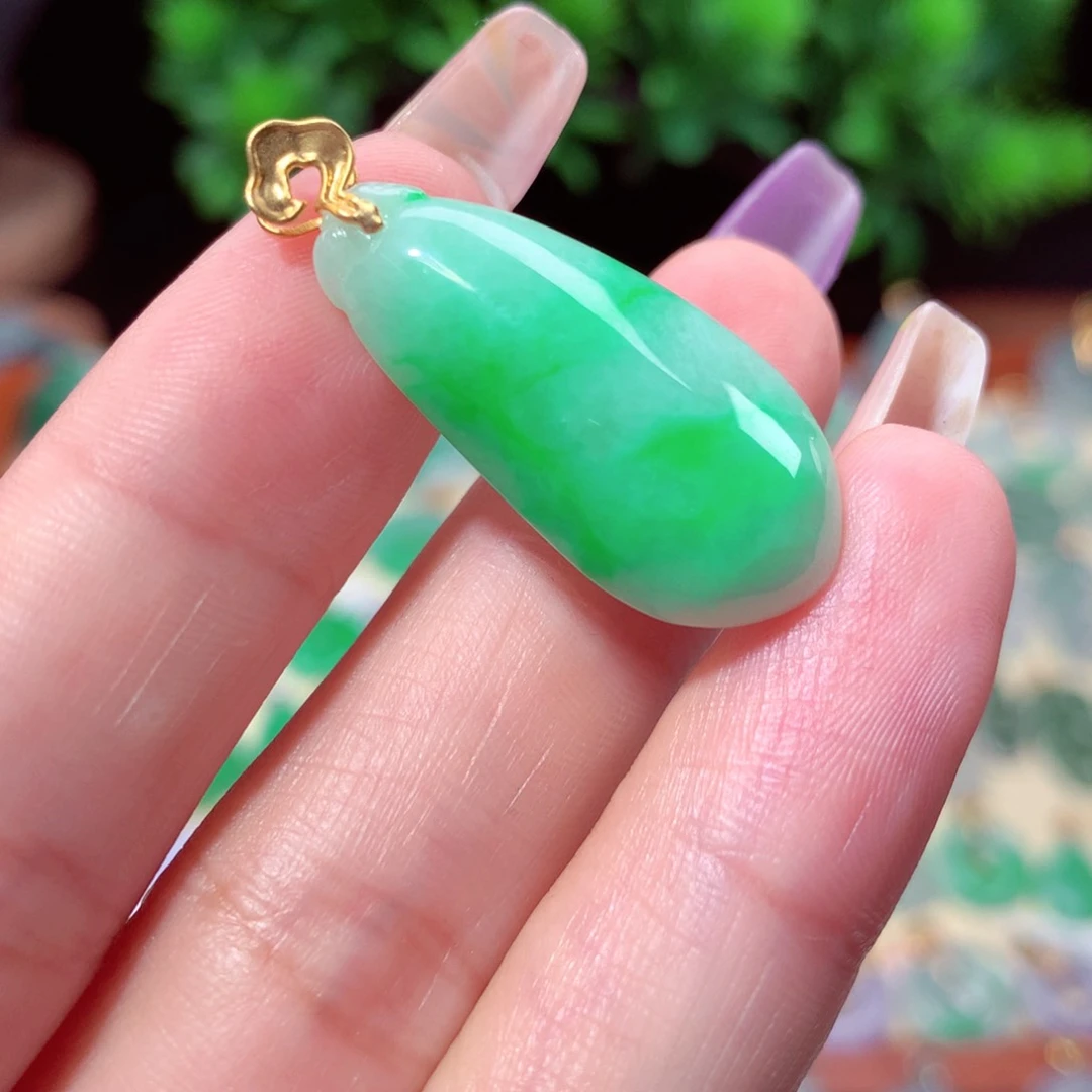 翡翠吊坠(不含链)18K金镶嵌