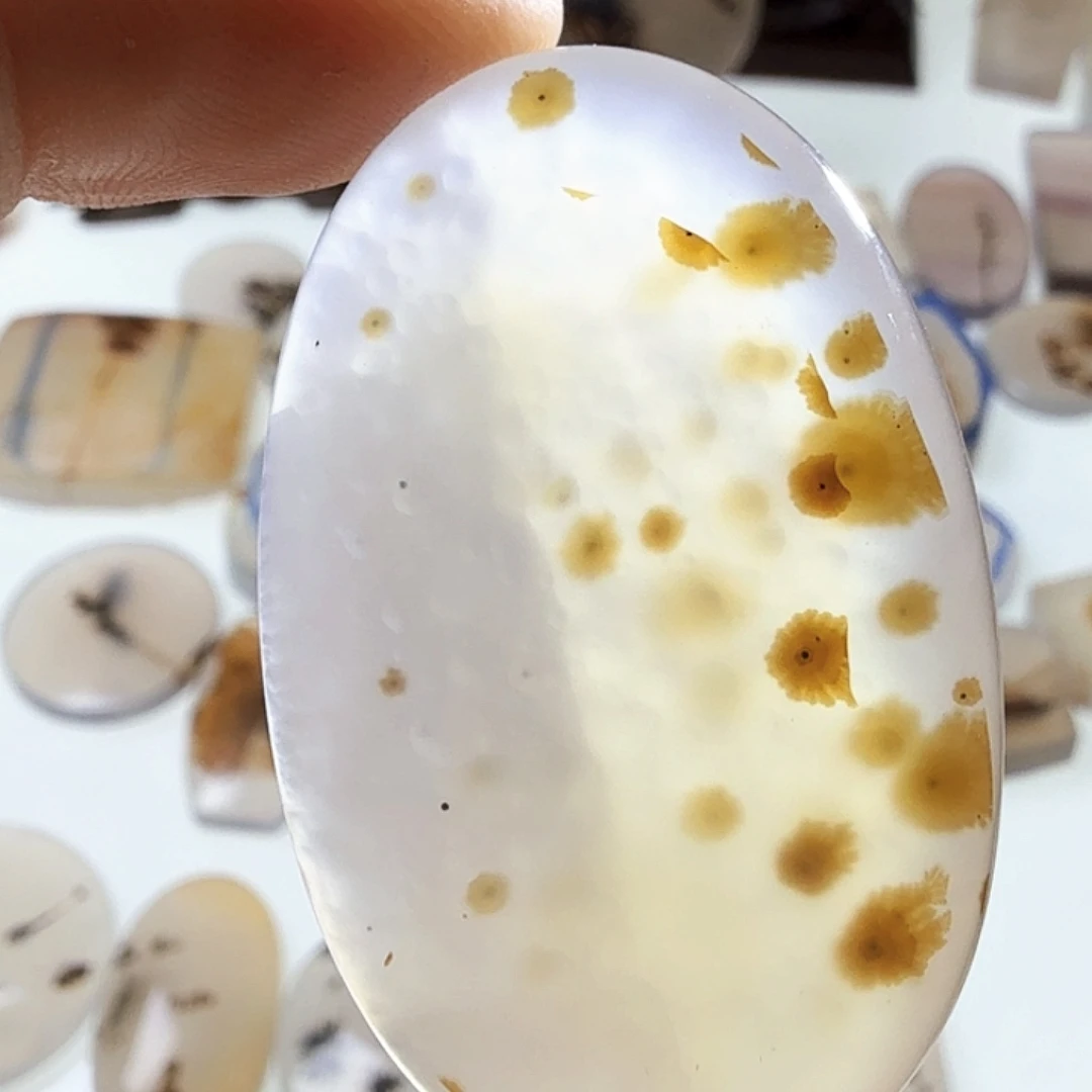 玛瑙/玉髓未镶嵌珠宝半成品