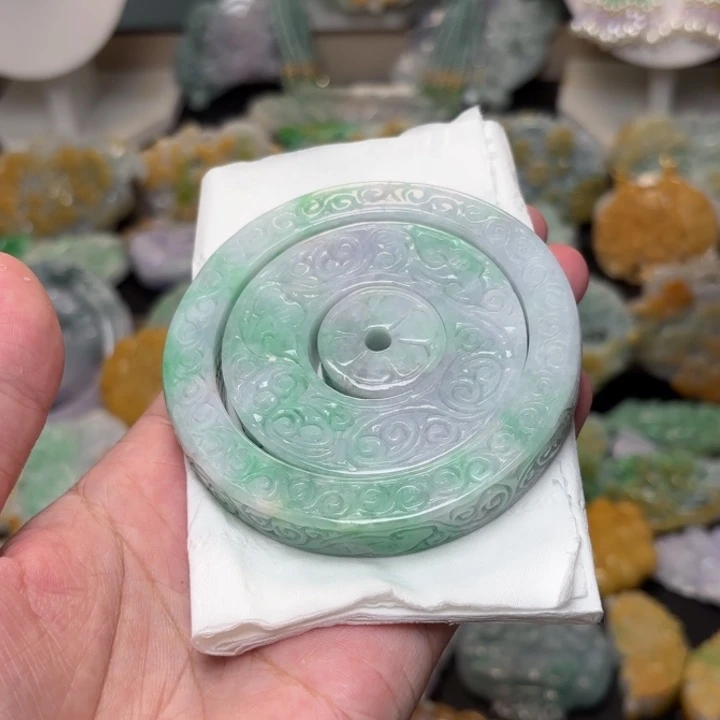 翡翠未镶嵌颈饰吊坠