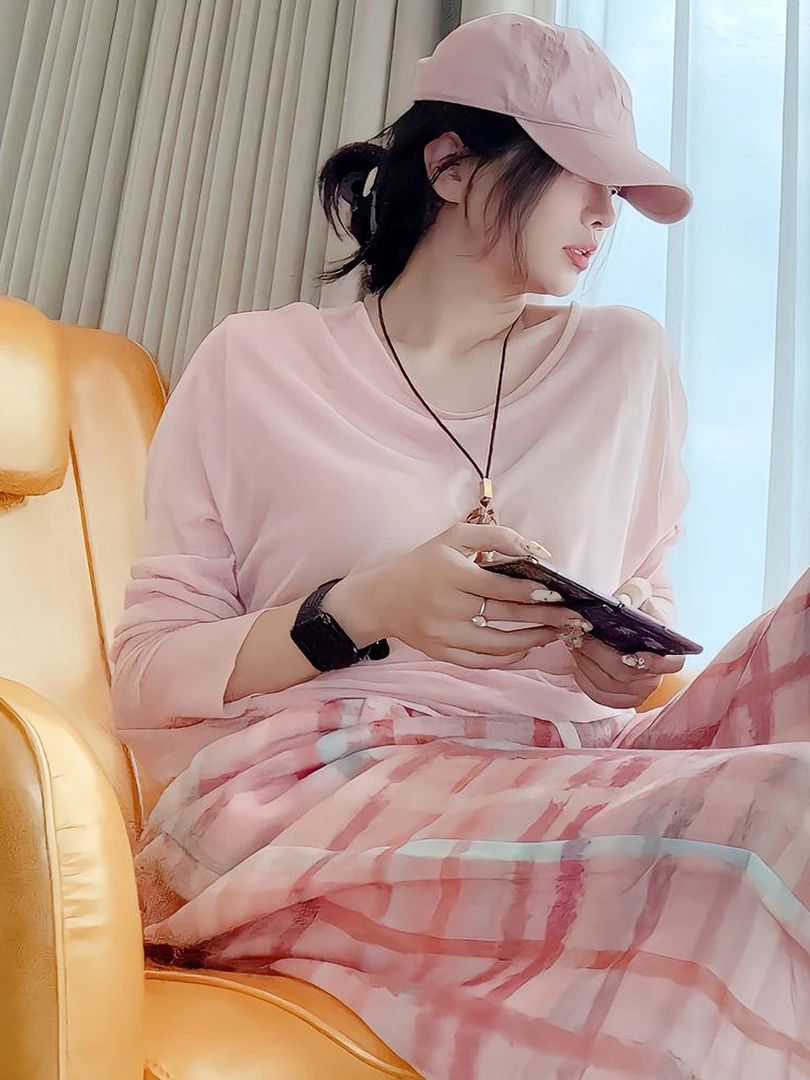 早秋大方得体穿搭干练气质轻奢高级感韩里韩气通勤粉T恤套装裤女