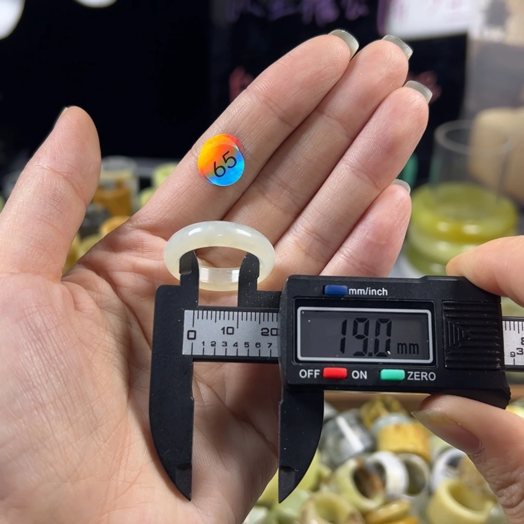 蛇纹石玉未镶嵌戒指